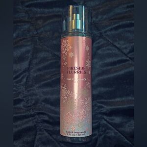 Bath & Body Works Fireside Flurries Pink Mist